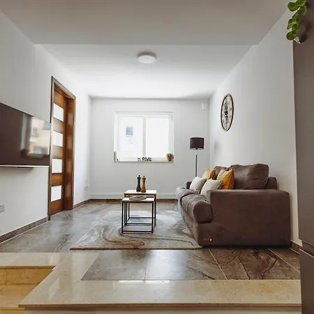 Htr Maisonette By Haven And Keys Malta Appartement
